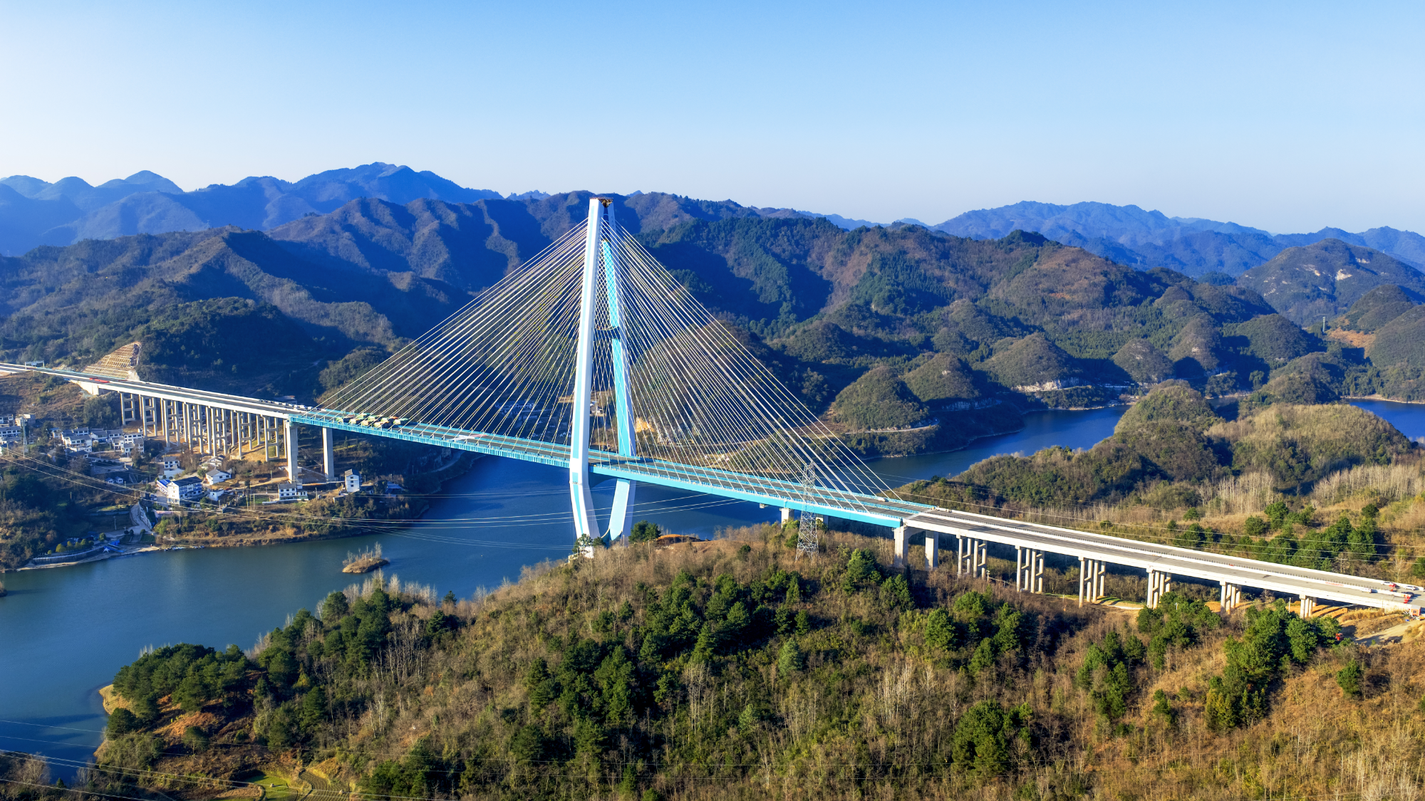 十年坚守筑梦架桥！这位“90后”工程师获全省表彰